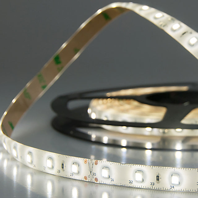 Trennstelle: 100mm mit je 6 SMD | Pitch (Lichtpunkt Mitte-Mitte): 16,67mm | 1 Einheit (Rolle) = 5m | max. Flexbandlänge pro Einspeisung: 10m | Längentoleranz + Wärmeausdehnung: 1% | erforderliche Kühlmasse min. 45 gr/m | inkl. 3M 300LSE Klebeband | Untergrund vor dem Ankleben reinigen und entfetten! Nicht wieder ablösen! | Silikon Verguss | BESONDERHEIT: Anschlusskabel beidseitig