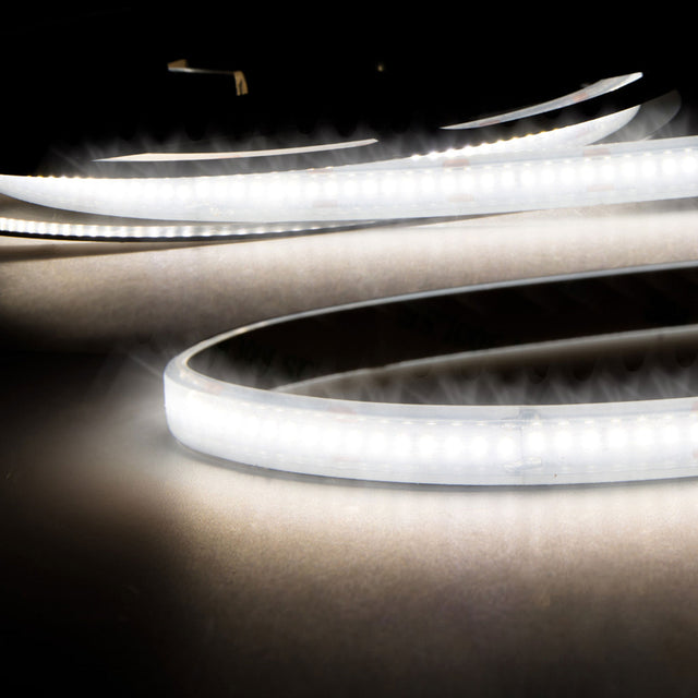 Trennstelle: 25mm mit je 7 SMD | Pitch (Lichtpunkt Mitte-Mitte): 3,57mm | 1 Einheit (Rolle) = 5m | max. Flexbandlänge pro Einspeisung: 5m | Längentoleranz + Wärmeausdehnung: 1% | erforderliche Kühlmasse min. 75 gr/m | inkl. 3M 300LSE Klebeband | Untergrund vor dem Ankleben reinigen und entfetten! Nicht wieder ablösen! | Silikon Verguss | BESONDERHEIT: Anschlusskabel beidseitig