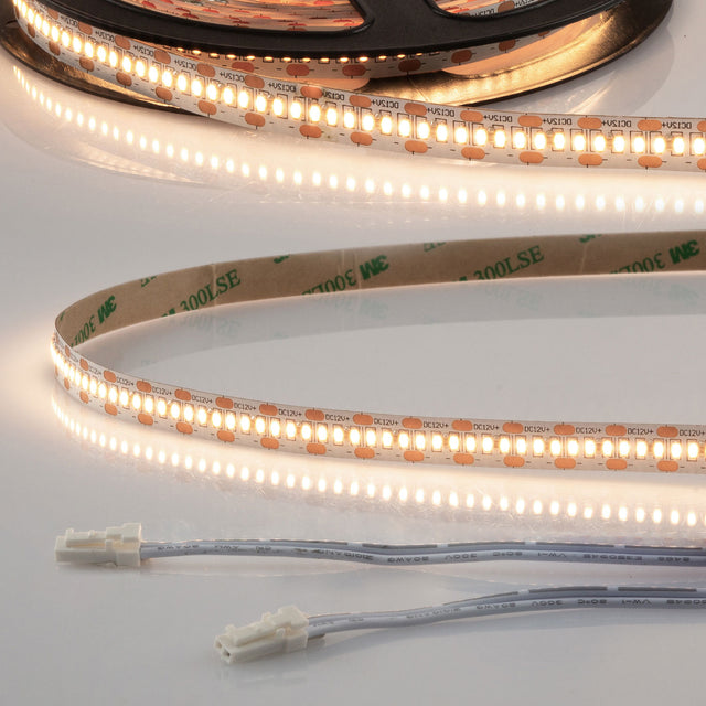 Trennstelle: 10mm mit je 3 SMD | Pitch (Lichtpunkt Mitte-Mitte): 3,33mm | 1 Einheit (Rolle) = 5m | max. Flexbandlänge pro Einspeisung: 5m | Längentoleranz + Wärmeausdehnung: 1% | erforderliche Kühlmasse min. 45 gr/m | inkl. 3M 300LSE Klebeband | Untergrund vor dem Ankleben reinigen und entfetten! Nicht wieder ablösen! | Es passen die Verbinder der Gruppe: K2-210 | 30cm Anschlusskabel beidseitig mit maleAMP, Aderquerschnitt 0,5mm²