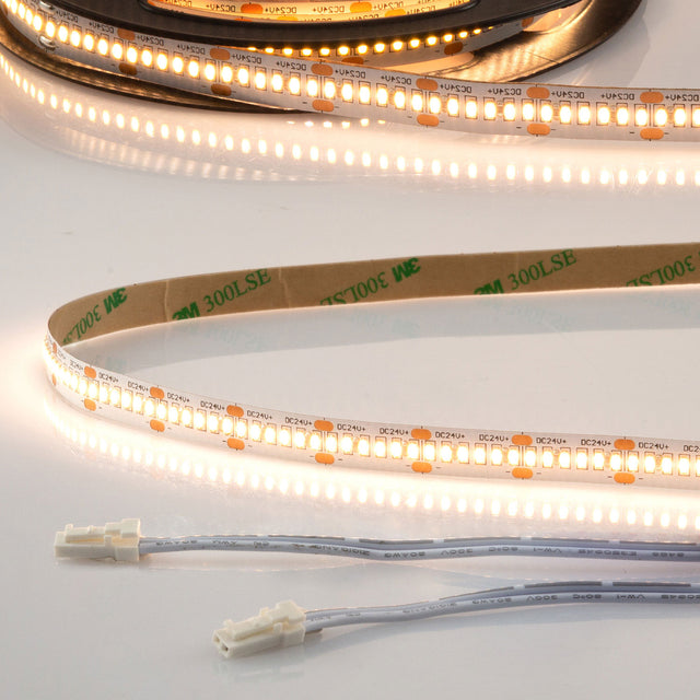 Trennstelle: 20mm mit je 6 SMD | Pitch (Lichtpunkt Mitte-Mitte): 3,33mm | 1 Einheit (Rolle) = 1,2m | max. Flexbandlänge pro Einspeisung: 5m | Längentoleranz + Wärmeausdehnung: 1% | erforderliche Kühlmasse min. 75 gr/m | inkl. 3M VHB Klebeband | Untergrund vor dem Ankleben reinigen und entfetten! Nicht wieder ablösen! | Es passen die Verbinder der Gruppe: K2-210 | 30cm Anschlusskabel beidseitig mit maleAMP, Aderquerschnitt 0,5mm²