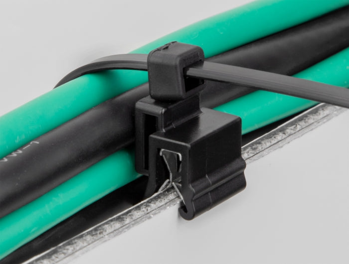 Delock Kabelbinder mit Befestigungsclip L 200 x B 4,8 mm schwarz 50 Stück