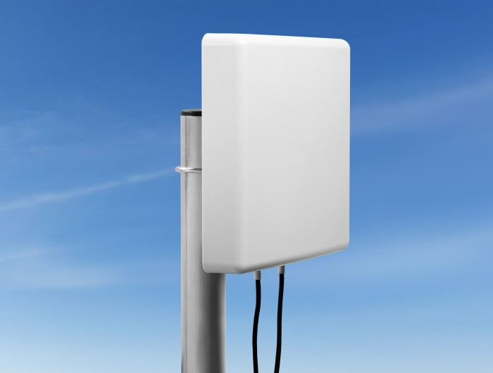 Delock LTE MIMO Antenne 2 x SMA Stecker 8 dBi direktional mit Anschlusskabel RG-58 10 m weiß outdoor