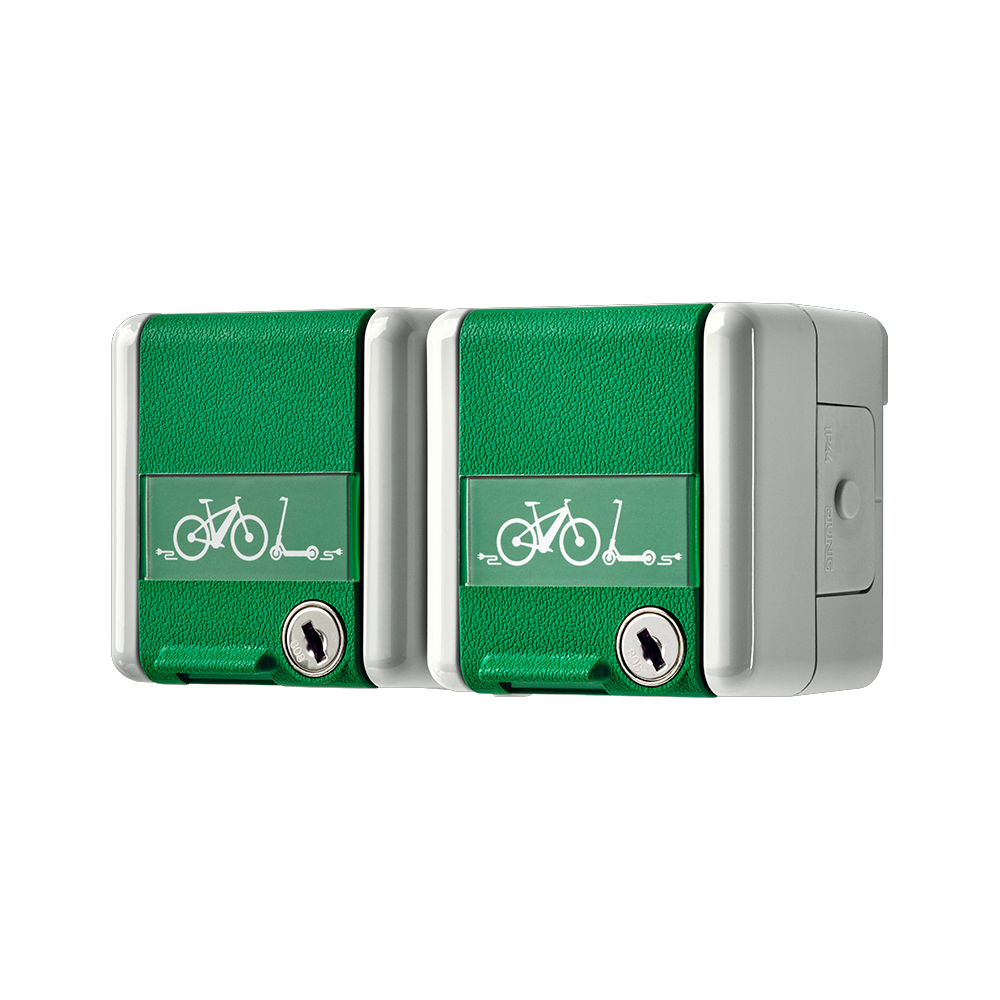 JUNG Steckdose 2f gr-gn glz AP E-Bike WG 800 8220 GN NAWSLEB Klappd abschl
