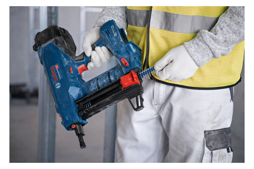 BOSCH-EW Akku-Tacker 18V 4Ah 5,05kg Professional 06019L7002 13-38mm