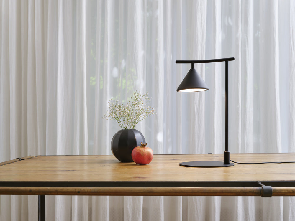 LEDVANCE LED-Wohnraumleuchte 5W 3000K sw Decor Fuji Table 5W 930 Black 180lm EVG