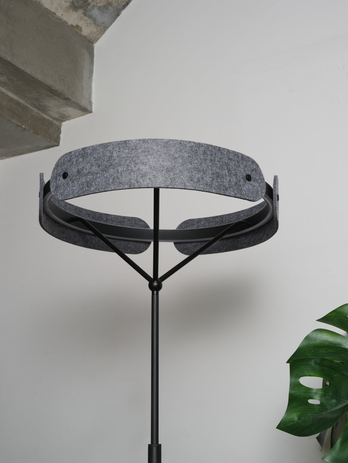 LEDVANCE LED-Stehleuchte 33W 3000K EVG Decor Curve Felt Floor 33W 830 Dark 1000