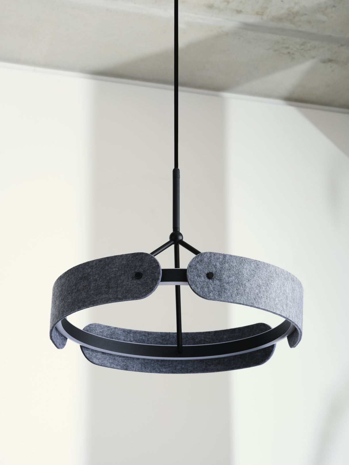 LEDVANCE LED-Pendelleuchte 1LED 3000K gr Decor Curve Felt Pendant 33W 830 Da 1000