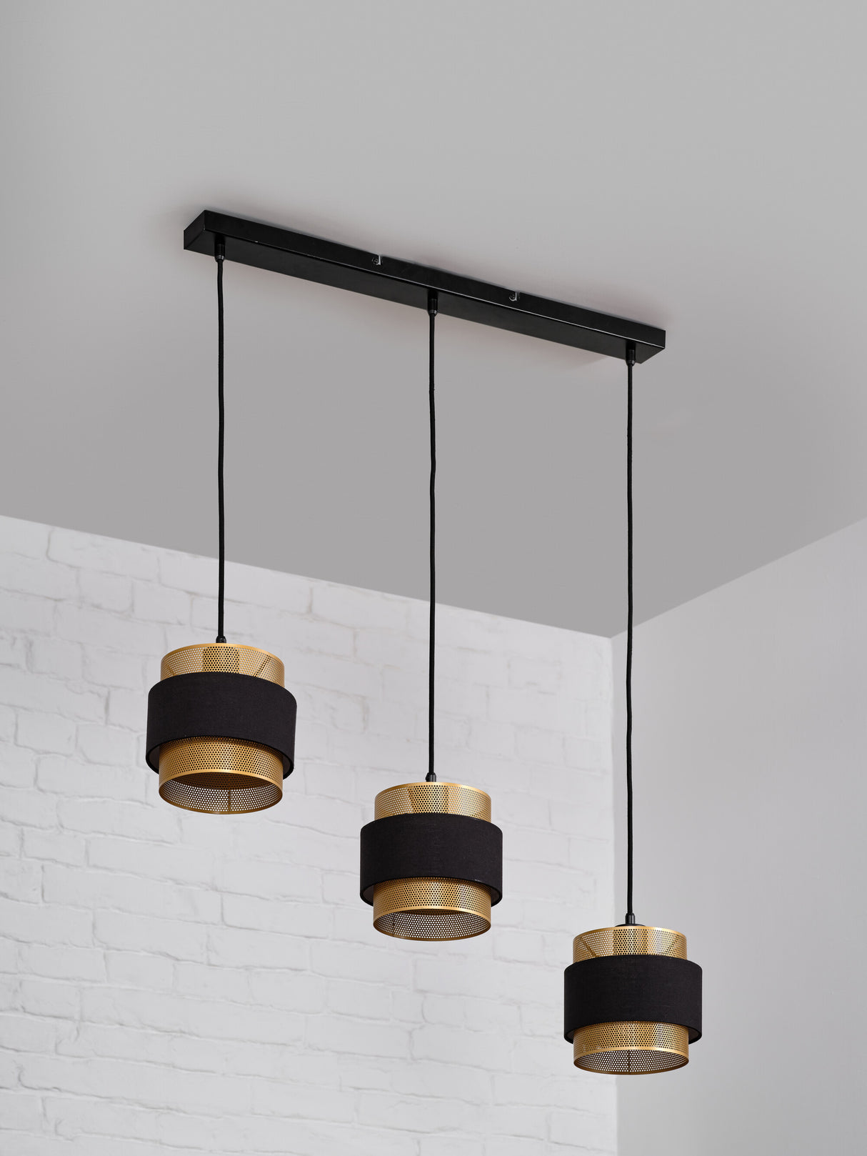 LEDVANCE LED-Pendelleuchte 3LEDs sw E27 Decor Hornet Pendant Linear 3XE27 B sym