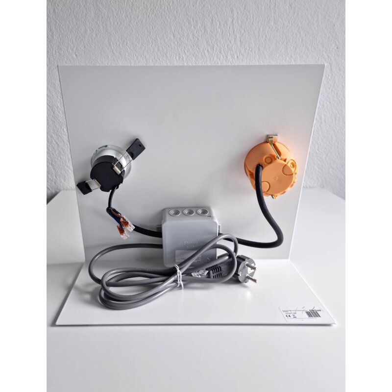 https://desk.syncspider.com/media/3887212/dotlux-l-aufsteller-multiscrew-deutsch~2.jpg