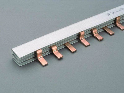 Foto: Kammschiene 3-polig, isoliert, Steg 130A, Teilung 27mm, 1m