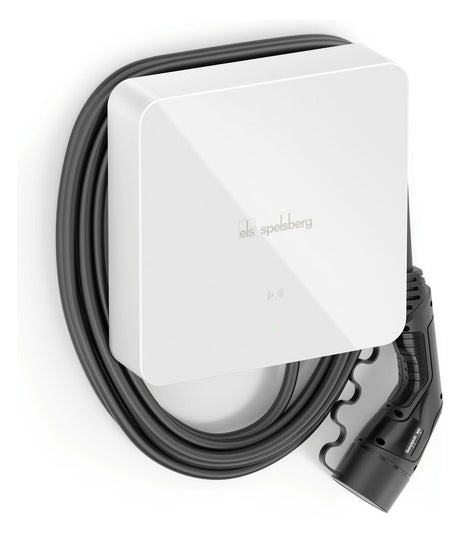 Wandmontierte Wallbox mit 11 kW Ladeleistung und fest angeschlagenem Ladekabel
