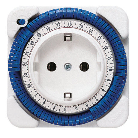 Steckdosenschaltuhr IP20                          Tage analog 230V 16A