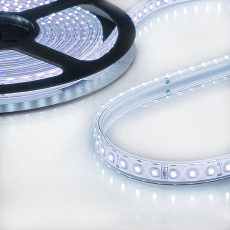 Trennstelle: 50mm mit je 6 SMD | Pitch (Lichtpunkt Mitte-Mitte): 8,33mm | 1 Einheit (Rolle) = 5m | max. Flexbandlänge pro Einspeisung: 5m | Längentoleranz + Wärmeausdehnung: 1% | kein Kühlprofil erforderlich | inkl. 3M 300LSE Klebeband | Untergrund vor dem Ankleben reinigen und entfetten! Nicht wieder ablösen! | Polyethylen/Polyurethan Verguss | Es passen die Verbinder der Gruppe: O1-212 | BESONDERHEIT: Anschlusskabel beidseitig