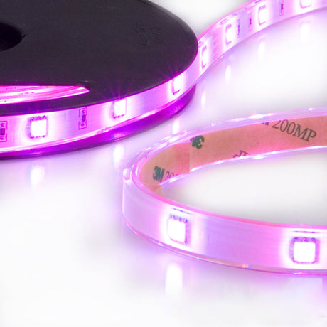 Trennstelle: 166,67mm mit je 5 SMD | Pitch (Lichtpunkt Mitte-Mitte): 33,33mm | 1 Einheit (Rolle) = 5m | max. Flexbandlänge pro Einspeisung: 10m | Längentoleranz + Wärmeausdehnung: 1% | kein Kühlprofil erforderlich | inkl. 3M 300LSE Klebeband | Untergrund vor dem Ankleben reinigen und entfetten! Nicht wieder ablösen! | Polyethylen/Polyurethan Verguss | Es passen die Verbinder der Gruppe: O1-412 | BESONDERHEIT: Anschlusskabel beidseitig