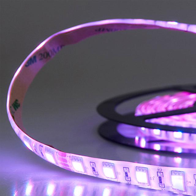 Trennstelle: 100mm mit je 6 SMD | Pitch (Lichtpunkt Mitte-Mitte): 16,67mm | 1 Einheit (Rolle) = 5m | max. Flexbandlänge pro Einspeisung: 5m | Längentoleranz + Wärmeausdehnung: 1% | erforderliche Kühlmasse min. 75 gr/m | inkl. 3M 300LSE Klebeband | Untergrund vor dem Ankleben reinigen und entfetten! Nicht wieder ablösen! | Silikon Verguss | BESONDERHEIT: Anschlusskabel beidseitig