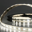 Trennstelle: 100mm mit je 6 SMD | Pitch (Lichtpunkt Mitte-Mitte): 16,67mm | 1 Einheit (Rolle) = 5m | max. Flexbandlänge pro Einspeisung: 5m | Längentoleranz + Wärmeausdehnung: 1% | erforderliche Kühlmasse min. 75 gr/m | inkl. 3M 300LSE Klebeband | Untergrund vor dem Ankleben reinigen und entfetten! Nicht wieder ablösen! | Silikon Verguss | BESONDERHEIT: Anschlusskabel beidseitig