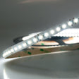 Trennstelle: 50mm mit je 6 SMD | Pitch (Lichtpunkt Mitte-Mitte): 8,33mm | 1 Einheit (Rolle) = 5m | max. Flexbandlänge pro Einspeisung: 5m | Längentoleranz + Wärmeausdehnung: 1% | erforderliche Kühlmasse min. 75 gr/m | inkl. 3M 300LSE Klebeband | Untergrund vor dem Ankleben reinigen und entfetten! Nicht wieder ablösen! | BESONDERHEIT: Anschlusskabel beidseitig