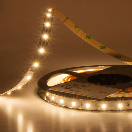 Trennstelle: 50mm mit je 3 SMD | Pitch (Lichtpunkt Mitte-Mitte): 16,67mm | 1 Einheit (Rolle) = 5m | max. Flexbandlänge pro Einspeisung: 7,5m | Längentoleranz + Wärmeausdehnung: 1% | erforderliche Kühlmasse min. 45 gr/m | inkl. 3M 9080A Klebeband | Untergrund vor dem Ankleben reinigen und entfetten! Nicht wieder ablösen! | Es passen die Verbinder der Gruppe: C1-210 / C2-210 / K1-210 / K2-210 | BESONDERHEIT: Anschlusskabel beidseitig