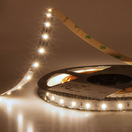 Trennstelle: 100mm mit je 6 SMD | Pitch (Lichtpunkt Mitte-Mitte): 16,67mm | 1 Einheit (Rolle) = 5m | max. Flexbandlänge pro Einspeisung: 10m | Längentoleranz + Wärmeausdehnung: 1% | kein Kühlprofil erforderlich | inkl. 3M VHB Klebeband | Untergrund vor dem Ankleben reinigen und entfetten! Nicht wieder ablösen! | Es passen die Verbinder der Gruppe: C1-210 / C2-210 / K1-210 / K2-210 | BESONDERHEIT: Anschlusskabel beidseitig