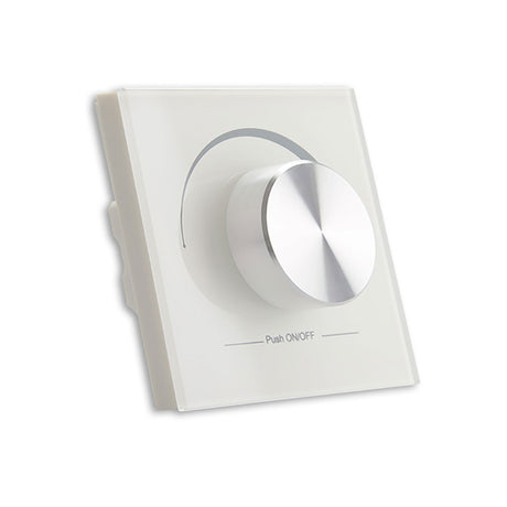 1 Zone Single-Color, kann auf beliebig viele Sys-One Sequenzer sowie Sys-One Dimm- und Switch-Aktoren in einem gemeinsamen Funkempfangsbereich (max. 30 Meter) eingelernt werden. Betrieb mit Knopfzelle (enthalten)