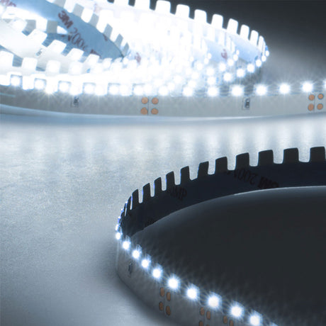 Trennstelle: 62,5mm mit je 7 SMD | Pitch (Lichtpunkt Mitte-Mitte): 8,93mm | 1 Einheit (Rolle) = 5m | max. Flexbandlänge pro Einspeisung: 5m | Längentoleranz + Wärmeausdehnung: 1% | erforderliche Kühlmasse min. 45 gr/m | inkl. 3M VHB Klebeband | Untergrund vor dem Ankleben reinigen und entfetten! Nicht wieder ablösen! | Es passen die Verbinder der Gruppe: K2-28
