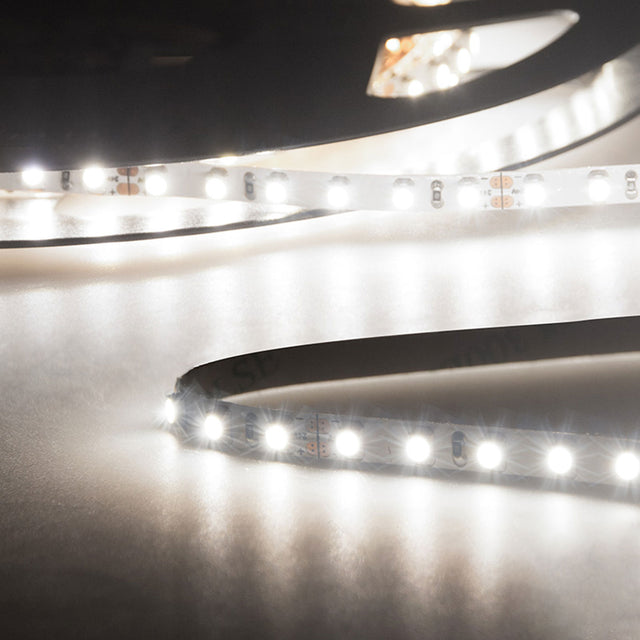 Trennstelle: 50mm mit je 6 SMD | Pitch (Lichtpunkt Mitte-Mitte): 8,33mm | 1 Einheit (Rolle) = 5m | max. Flexbandlänge pro Einspeisung: 5m | Längentoleranz + Wärmeausdehnung: 1% | erforderliche Kühlmasse min. 45 gr/m | inkl. 3M 300LSE Klebeband | Untergrund vor dem Ankleben reinigen und entfetten! Nicht wieder ablösen! | Es passen die Verbinder der Gruppe: K2-25 | BESONDERHEIT: Anschlusskabel beidseitig