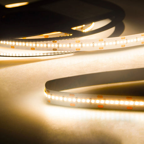 Trennstelle: 25mm mit je 7 SMD | Pitch (Lichtpunkt Mitte-Mitte): 3,57mm | 1 Einheit (Rolle) = 5m | max. Flexbandlänge pro Einspeisung: 5m | Längentoleranz + Wärmeausdehnung: 1% | erforderliche Kühlmasse min. 140 gr/m | inkl. 3M 300LSE Klebeband | Untergrund vor dem Ankleben reinigen und entfetten! Nicht wieder ablösen! | Es passen die Verbinder der Gruppe: K2-210 | BESONDERHEIT: Anschlusskabel beidseitig