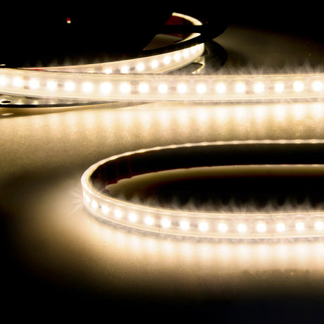 Trennstelle: 50mm mit je 6 SMD | Pitch (Lichtpunkt Mitte-Mitte): 8,33mm | 1 Einheit (Rolle) = 15m | max. Flexbandlänge pro Einspeisung: 15m | Längentoleranz + Wärmeausdehnung: 1% | kein Kühlprofil erforderlich | inkl. 3M 200MP Klebeband | Untergrund vor dem Ankleben reinigen und entfetten! Nicht wieder ablösen! | Silikon Verguss | Es passen die Verbinder der Gruppe: O1-212 | BESONDERHEIT: Anschlusskabel beidseitig