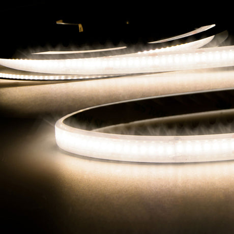Trennstelle: 25mm mit je 7 SMD | Pitch (Lichtpunkt Mitte-Mitte): 3,57mm | 1 Einheit (Rolle) = 5m | max. Flexbandlänge pro Einspeisung: 5m | Längentoleranz + Wärmeausdehnung: 1% | erforderliche Kühlmasse min. 75 gr/m | inkl. 3M 300LSE Klebeband | Untergrund vor dem Ankleben reinigen und entfetten! Nicht wieder ablösen! | Silikon Verguss | BESONDERHEIT: Anschlusskabel beidseitig