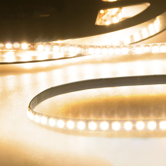 Trennstelle: 25mm mit je 6 SMD | Pitch (Lichtpunkt Mitte-Mitte): 4,17mm | 1 Einheit (Rolle) = 5m | max. Flexbandlänge pro Einspeisung: 5m | Längentoleranz + Wärmeausdehnung: 1% | erforderliche Kühlmasse min. 45 gr/m | inkl. 3M 300LSE Klebeband | Untergrund vor dem Ankleben reinigen und entfetten! Nicht wieder ablösen! | BESONDERHEIT: Anschlusskabel beidseitig