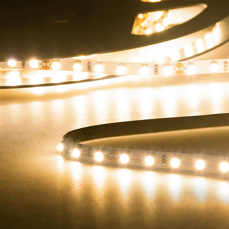 Trennstelle: 50mm mit je 6 SMD | Pitch (Lichtpunkt Mitte-Mitte): 8,33mm | 1 Einheit (Rolle) = 5m | max. Flexbandlänge pro Einspeisung: 5m | Längentoleranz + Wärmeausdehnung: 1% | erforderliche Kühlmasse min. 45 gr/m | inkl. 3M 300LSE Klebeband | Untergrund vor dem Ankleben reinigen und entfetten! Nicht wieder ablösen! | Es passen die Verbinder der Gruppe: K2-26 | BESONDERHEIT: Anschlusskabel beidseitig