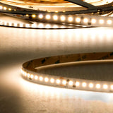 Trennstelle: 55,55mm mit je 8 SMD | Pitch (Lichtpunkt Mitte-Mitte): 6,94mm | 1 Einheit (Rolle) = 5m | max. Flexbandlänge pro Einspeisung: 5m | Längentoleranz + Wärmeausdehnung: 1% | erforderliche Kühlmasse min. 140 gr/m | inkl. 3M 9080A Klebeband | Untergrund vor dem Ankleben reinigen und entfetten! Nicht wieder ablösen! | Es passen die Verbinder der Gruppe: K1-210 / K2-210 | BESONDERHEIT: Anschlusskabel beidseitig