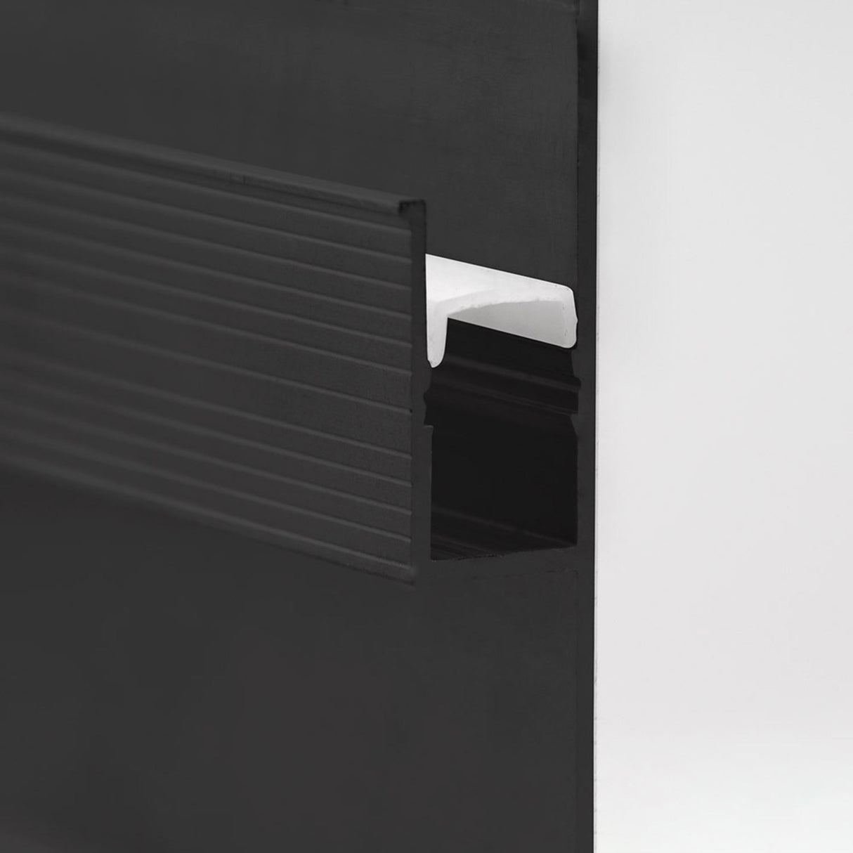 LED Trockenbau-Leuchtenprofil Single Curve, schwarz pulverbeschichtet 200cm