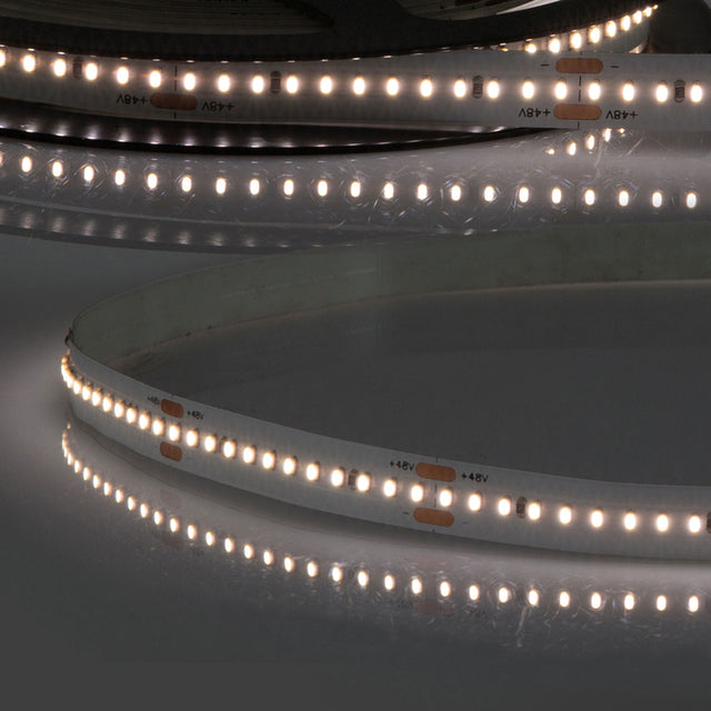 Trennstelle: 50mm mit je 12 SMD | Pitch (Lichtpunkt Mitte-Mitte): 4,17mm | 1 Einheit (Rolle) = 30m | max. Flexbandlänge pro Einspeisung: 30m | Längentoleranz + Wärmeausdehnung: 1% | erforderliche Kühlmasse min. 45 gr/m | inkl. 3M 300LSE Klebeband | Untergrund vor dem Ankleben reinigen und entfetten! Nicht wieder ablösen! | Es passen die Verbinder der Gruppe: K2-210 | BESONDERHEIT: Anschlusskabel beidseitig