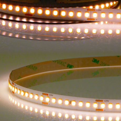 Trennstelle: 50mm mit je 8 SMD | Pitch (Lichtpunkt Mitte-Mitte): 6,25mm | 1 Einheit (Rolle) = 5m | max. Flexbandlänge pro Einspeisung: 5m | Längentoleranz + Wärmeausdehnung: 1% | erforderliche Kühlmasse min. 75 gr/m | inkl. 3M 300LSE Klebeband | Untergrund vor dem Ankleben reinigen und entfetten! Nicht wieder ablösen! | Es passen die Verbinder der Gruppe: K2-210 | BESONDERHEIT: Anschlusskabel beidseitig