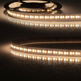 Trennstelle: 62,5mm mit je 16 SMD | Pitch (Lichtpunkt Mitte-Mitte): 7,82mm | 1 Einheit (Rolle) = 5m | max. Flexbandlänge pro Einspeisung: 5m | Längentoleranz + Wärmeausdehnung: 1% | erforderliche Kühlmasse min. 75 gr/m | inkl. 3M 300LSE Klebeband | Untergrund vor dem Ankleben reinigen und entfetten! Nicht wieder ablösen! | Es passen die Verbinder der Gruppe: K2-310-V1 | BESONDERHEIT: Anschlusskabel einseitig