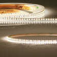 Trennstelle: 50mm mit je 6 SMD | Pitch (Lichtpunkt Mitte-Mitte): 8,33mm | 1 Einheit (Rolle) = 5m | max. Flexbandlänge pro Einspeisung: 5m | Längentoleranz + Wärmeausdehnung: 1% | erforderliche Kühlmasse min. 75 gr/m | inkl. 3M 300LSE Klebeband | Untergrund vor dem Ankleben reinigen und entfetten! Nicht wieder ablösen! | BESONDERHEIT: Anschlusskabel einseitig
