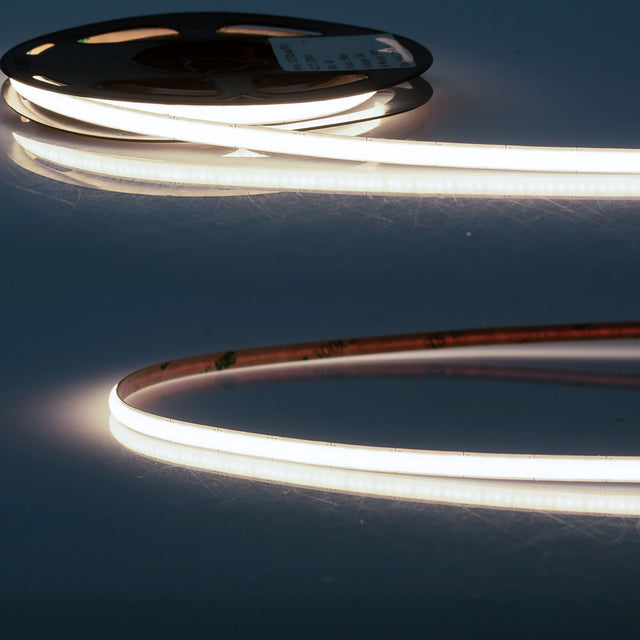 Trennstelle: 13,89mm mit je 7 SMD | Pitch (Lichtpunkt Mitte-Mitte): 1,98mm | 1 Einheit (Rolle) = 5m | max. Flexbandlänge pro Einspeisung: 5m | Längentoleranz + Wärmeausdehnung: 1% | erforderliche Kühlmasse min. 45 gr/m | inkl. 3M 300LSE Klebeband | Untergrund vor dem Ankleben reinigen und entfetten! Nicht wieder ablösen! | Es passen die Verbinder der Gruppe: K2-25 | BESONDERHEIT: Anschlusskabel einseitig