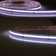 Trennstelle: 50mm mit je 42 SMD | Pitch (Lichtpunkt Mitte-Mitte): 1,19mm | 1 Einheit (Rolle) = 5m | max. Flexbandlänge pro Einspeisung: 5m | Längentoleranz + Wärmeausdehnung: 1% | kein Kühlprofil erforderlich | inkl. 3M VHB Klebeband | Untergrund vor dem Ankleben reinigen und entfetten! Nicht wieder ablösen! | Silikon Verguss | BESONDERHEIT: Anschlusskabel einseitig