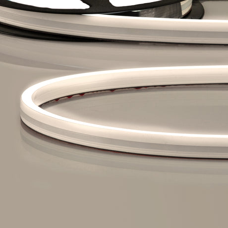 Trennstelle: 50mm mit je 7 SMD | Pitch (Lichtpunkt Mitte-Mitte): 7,14mm | 1 Einheit (Rolle) = 5m | max. Flexbandlänge pro Einspeisung: 5m | Längentoleranz + Wärmeausdehnung: 1% | kein Kühlprofil erforderlich | ohne Klebeband! | Silikon Verguss | BESONDERHEIT: 30cm 2-pol. Mantelleitung beidseitig, weiß, Anschluß stirnseitig, mit Mini Amp Male-Stecker L814 | HINWEIS: in der Breite und Höhe bündige Endkappen, horizontal biegbar (Biegeradius min. 60mm)