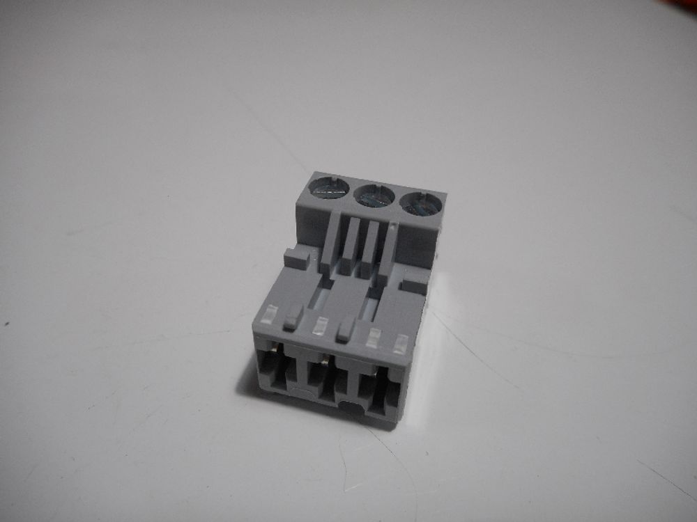 Remeha  Stecker 3 polig Zusatzpumpe, 300009077