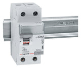 LEGRAND FI-Schutzschalter A 2p 230V 25A TX3 Legrand 411559 0,03A 2TE REG 10kA