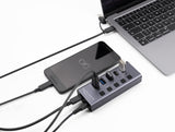 Delock USB 5 Gbps Hub mit 2 x USB Typ-A und 2 x USB Type-C™ Buchse und 1 x Schnellladeport + Schalter