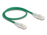 Delock RJ45 Netzwerkkabel Cat.6A Stecker zu Stecker mit gebogener Rastnase U/FTP Slim 0,5 m grün