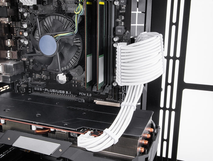 Delock PSU Verlängerungskabel Set 30 cm 5-teilig Sleeved mit Kabelkämmen (1 x 24 Pin ATX, 1 x 12 + 4 Pin 12VHPWR PCIe 5.0, 1 x 4 + 4 Pin EPS, 2 x 6 + 2 Pin PCIe) weiß