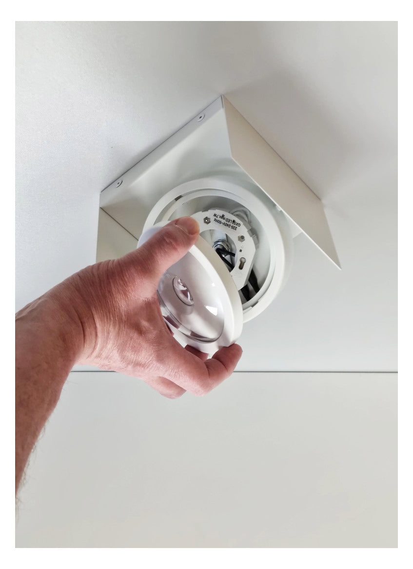 MEGATRON LED-Anbauleuchte 7W 2700K 470lm Cardano MT67033 ws