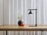 LEDVANCE LED-Wohnraumleuchte 5W 3000K sw Decor Fuji Table 5W 930 Black 180lm EVG