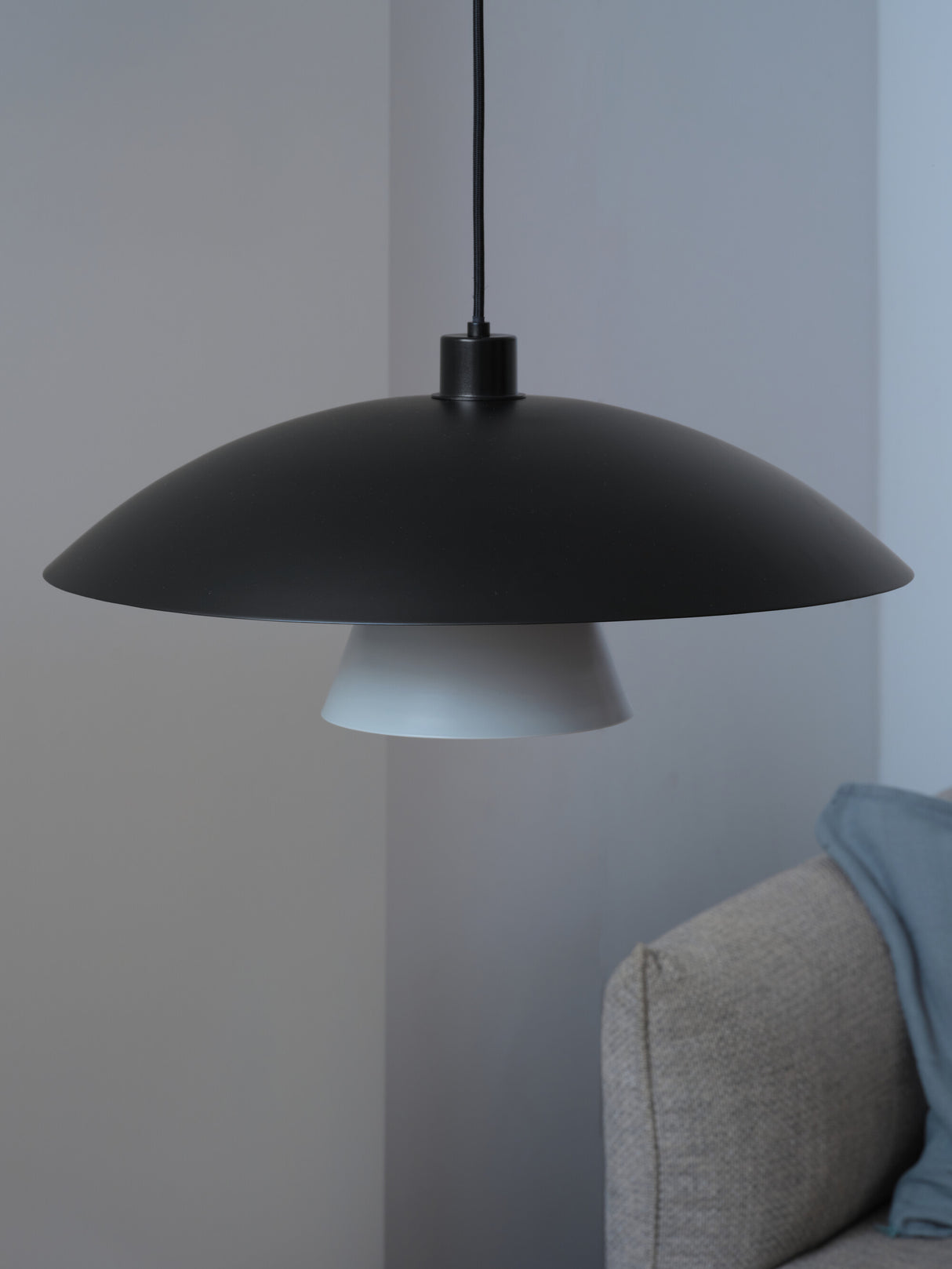 LEDVANCE LED-Pendelleuchte 1LED sw E27 Decor Flying Mushroom Pendant E27 B sym