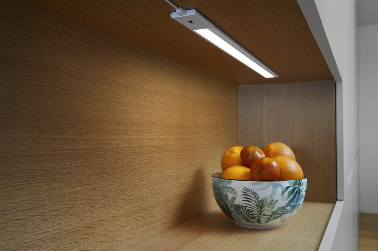LEDVANCE LED-Lichtleiste 18W 3000K EVG Cabinet LED Slim Sensor 300mm Two L 1620