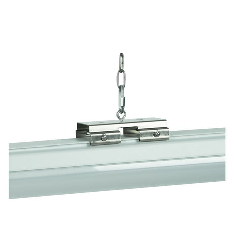 https://desk.syncspider.com/media/3886582/dotlux-ballwurfsicheres-abhaengeset-fuer-led-hallenbeleuchtung-hallprotect.jpg